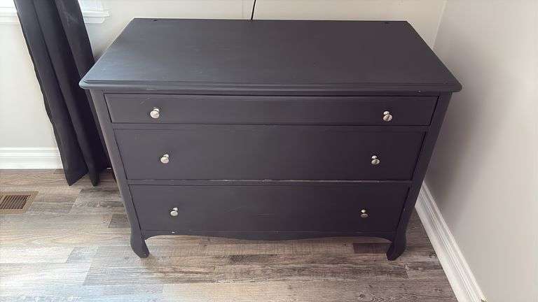 42” X 31” X 21” Wooden Dresser