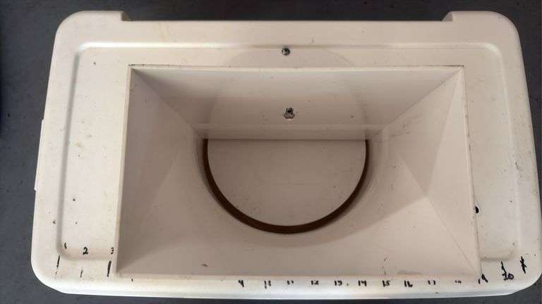 48 Quart Igloo Cooler w/ Catch Counter