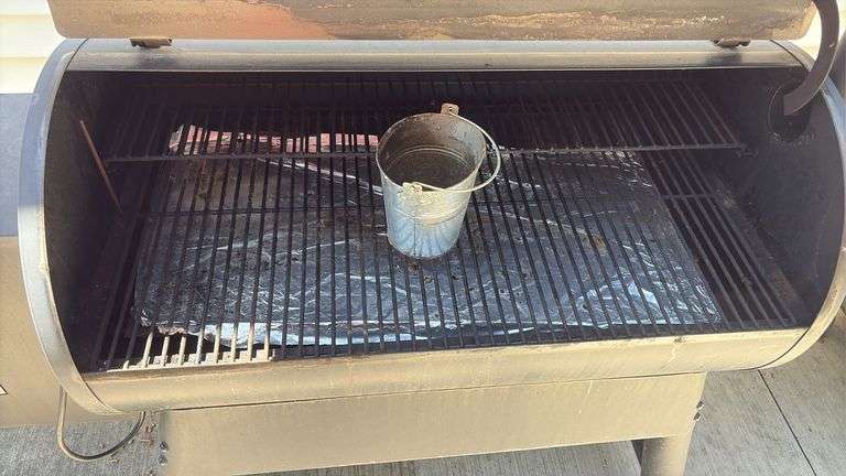 Traeger TFB88PZB Electric Smoker Grill