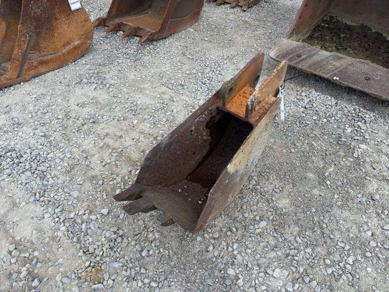 10” Backhoe Bucket