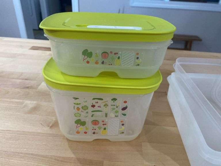Assorted Plastic Tupperware