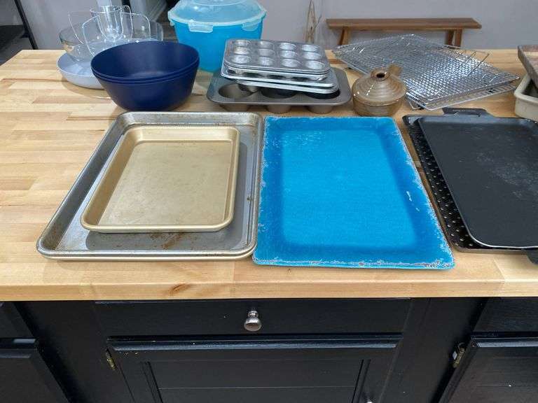 Mixing Bowls, Cookie Sheets, Wire Racks & Oven Pans