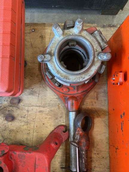 Rigid Ratchet Threader