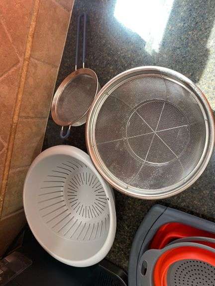 Pyrex Pans w/ Lids, Collapsible & regular strainers