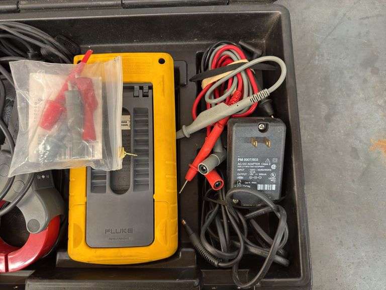 Fluke 123 Scopemeter Kit w/ Fluke 80i-1000s AC Current Probe