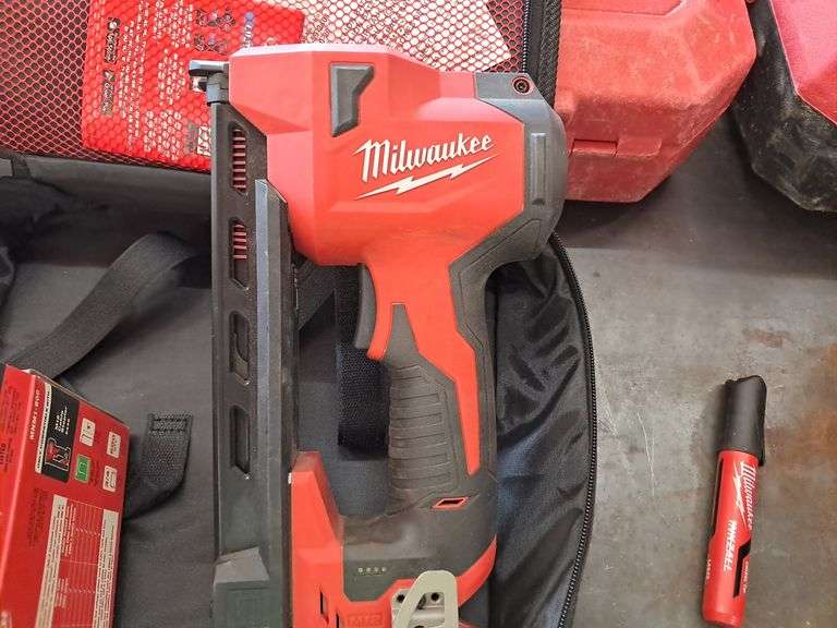 Milwaukee Cable Stapler