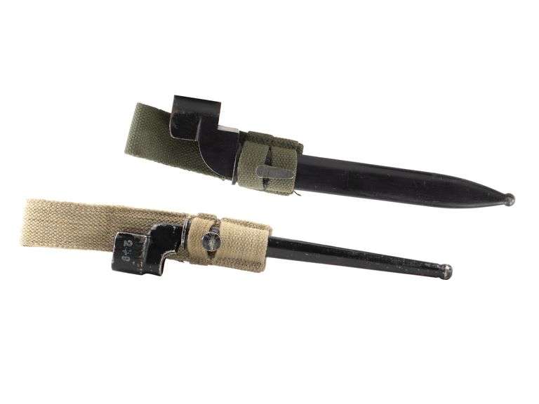 (2) Lee-Enfield Bayonets