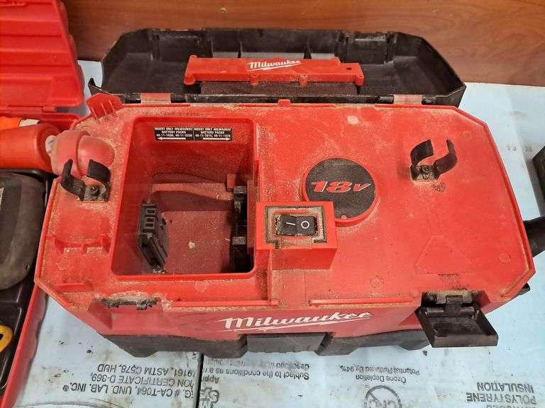 Milwaukee Vacuum