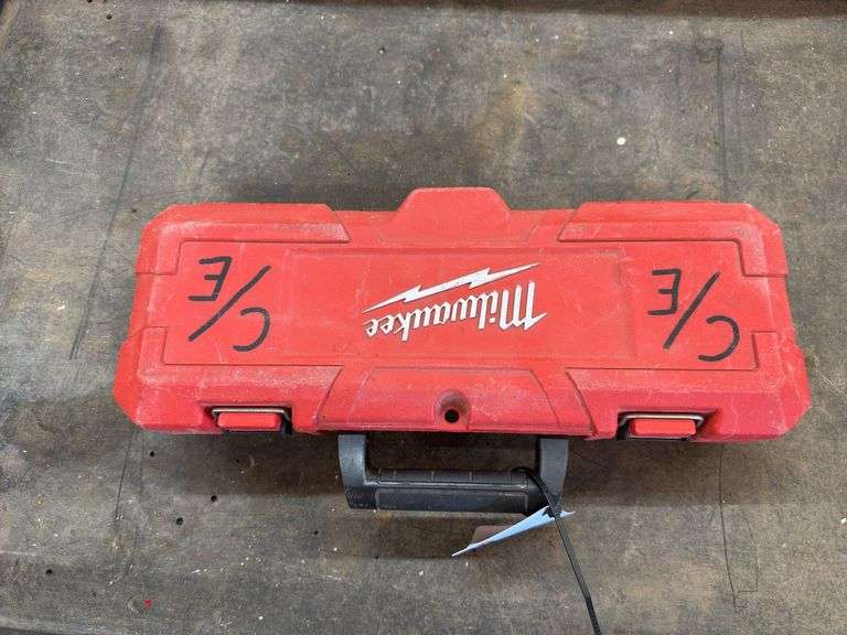 Milwaukee 2 1/2”- 4” Knockout Set