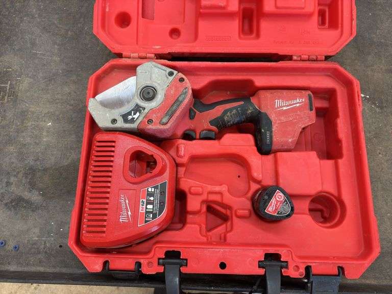 Milwaukee M12 Plastic Pipe Shear