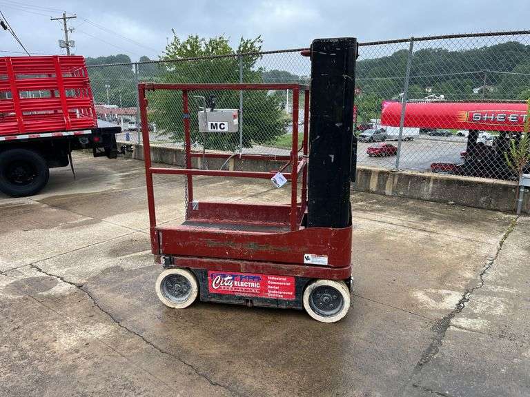 Skyjack  Personnel Lift