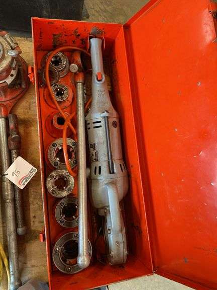 Rigid Power Drive Pipe Threader w/ Dyes