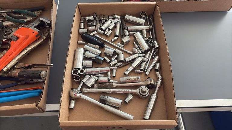 Assorted Ratchets, Sockets, & Extensions