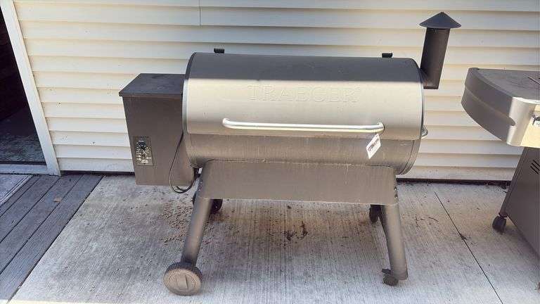 Traeger TFB88PZB Electric Smoker Grill