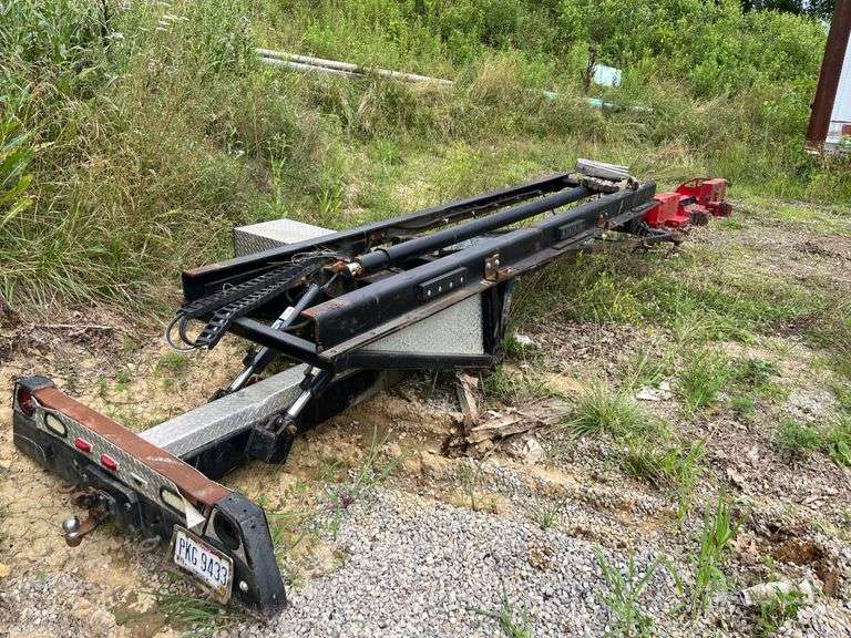 21’ Rolloff Bed w/ Hoist & Headache Rack