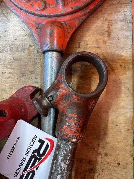 Rigid Ratchet Threader