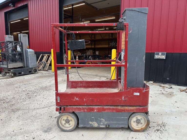 Skyjack  Personnel Lift