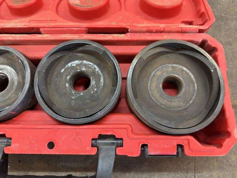 Milwaukee 2 1/2”- 4” Knockout Set