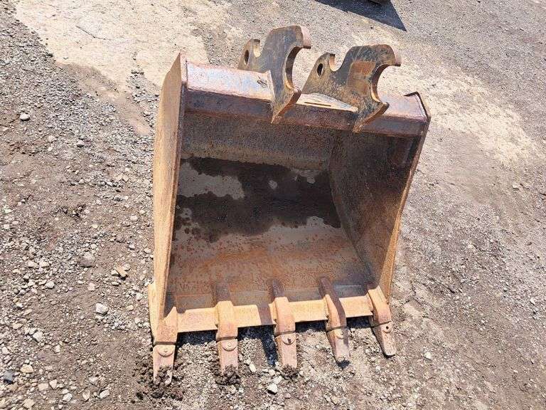 Kubota  KX057  30"  Excavator Bucket