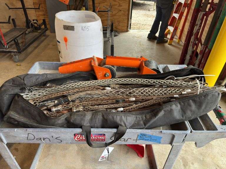 Large Assorted of Cable Basket Puller Grips