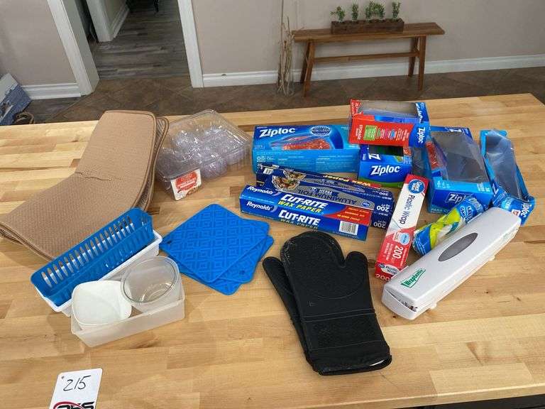 Ziploc Bags, Rubber Oven Mit, Rubber Hot Pad & Drying Pad