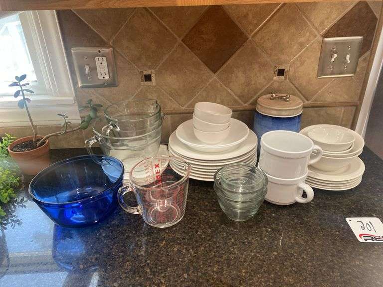 Pyrex, Pampered Chef’s Measuring Cups & Assorted Plates & Bowls