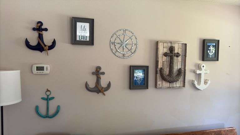 Assorted Anchor Themed Decor & Pillows