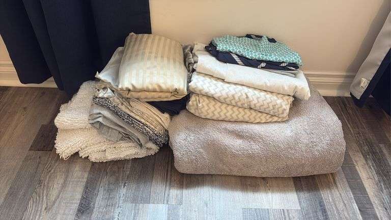 Misc. Blankets/Bed Sheeting