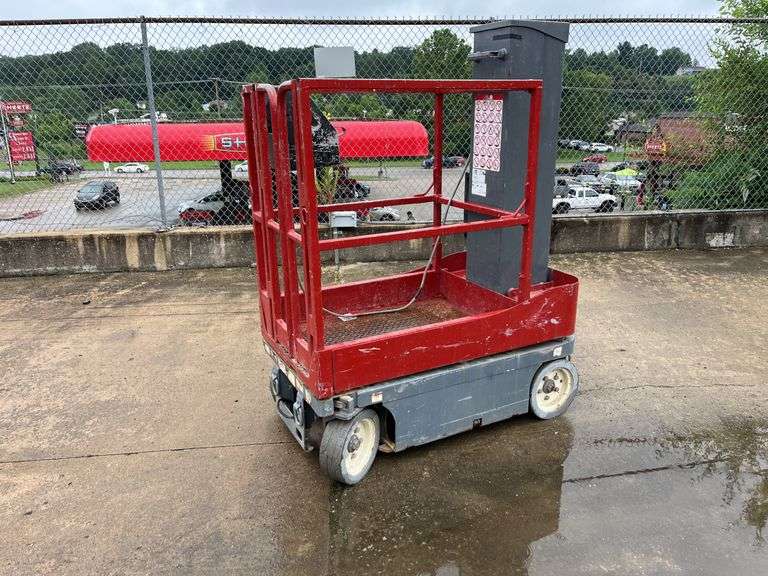 Skyjack  SJ16  Personnel Lift