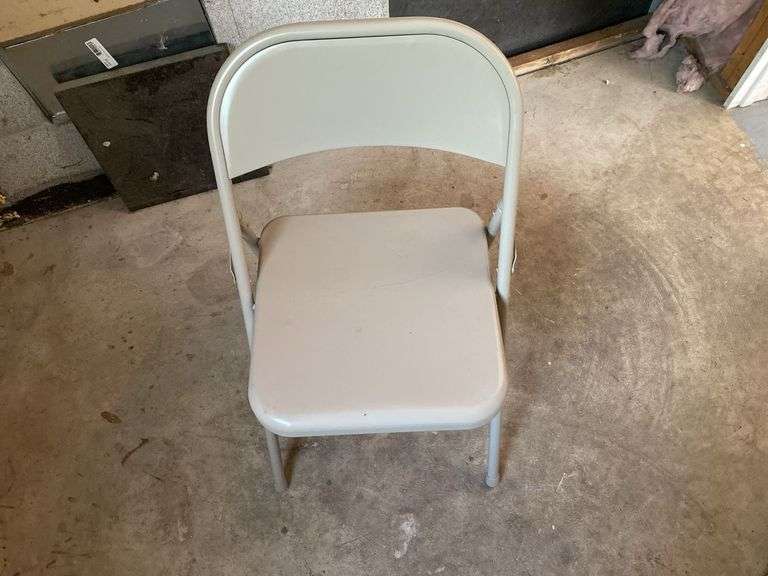 (8) Folding Chairs