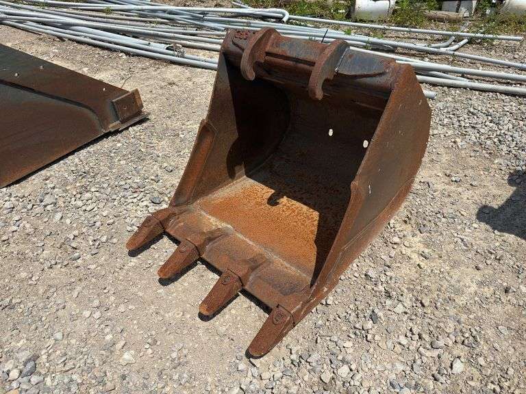 24” Excavator Digging Bucket