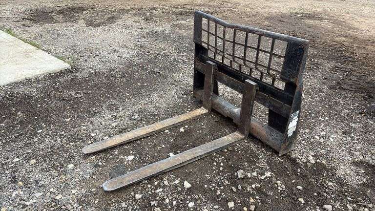 48” Caterpillar Pallet Forks