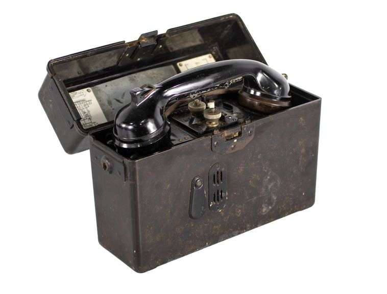 WWII German 1941 Heliowatt  Field Telephone