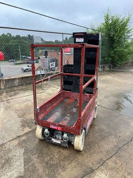 Skyjack  Personnel Lift