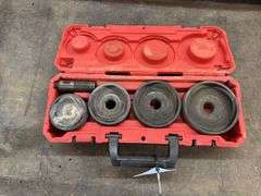 Milwaukee 2 1/2”- 4” Knockout Set