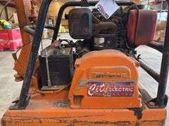 Mikasa Model MVH-402DS Reversible Plate Compactor