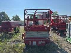 (2) MEC 1330 Scissor Lifts MEC  1330 SE  Scissor Lift