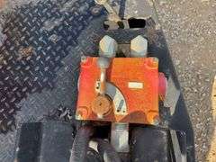 International  4900  Derrick Truck