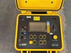 AEMC Model 1060 Megaohmmeter