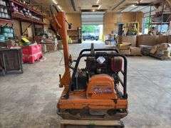 Mikasa Model MVH-402DS Reversible Plate Compactor