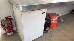 21' x 8'6" Office Trailer