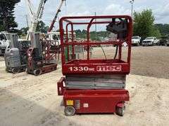 MEC  1330 SE  Scissor Lift