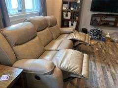 Dual Manual Reclining Leather Sofa Couch Made By Southern Motion