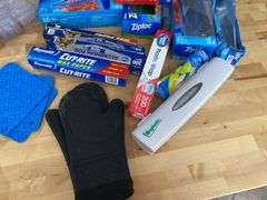 Ziploc Bags, Rubber Oven Mit, Rubber Hot Pad & Drying Pad