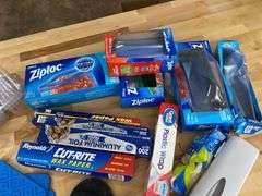 Ziploc Bags, Rubber Oven Mit, Rubber Hot Pad & Drying Pad