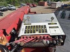 International  4900  Derrick Truck