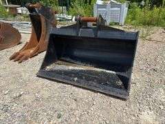 48” Excavator Smooth Lip Bucket