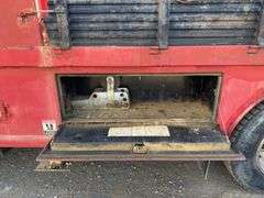International  4900  Derrick Truck