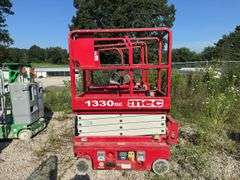 (2) MEC 1330 Scissor Lifts MEC  1330 SE  Scissor Lift