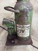 (2) Husky Jacks & Bottle Jack